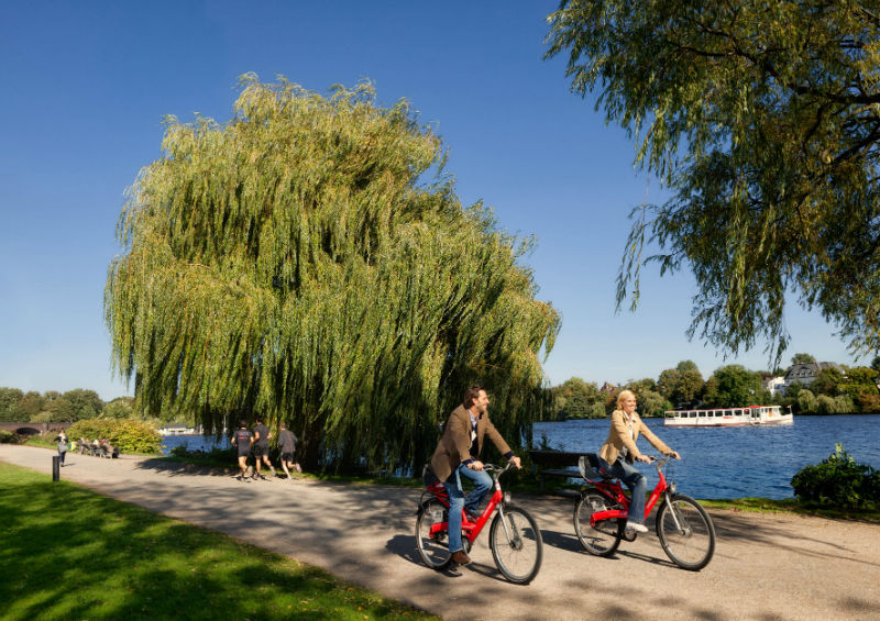 قيادة الدراجات الهوائية في هامبورغ منتشرة كثيراً بين سكان المدينة